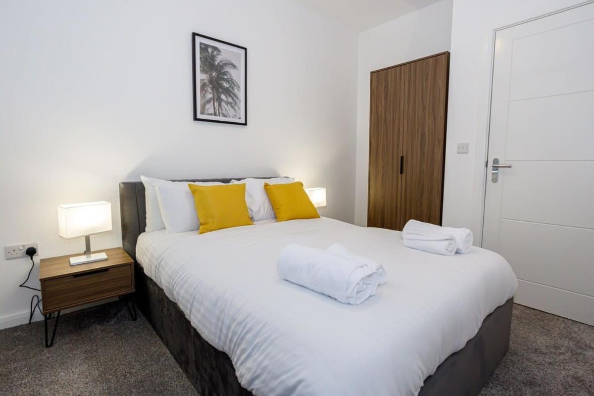 Contemporary 1 Bed Apartment Central Bolton Exterior foto